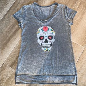 NWOT GRAYSON THREADS SKULL T-SHIRT RUNS LARGE
